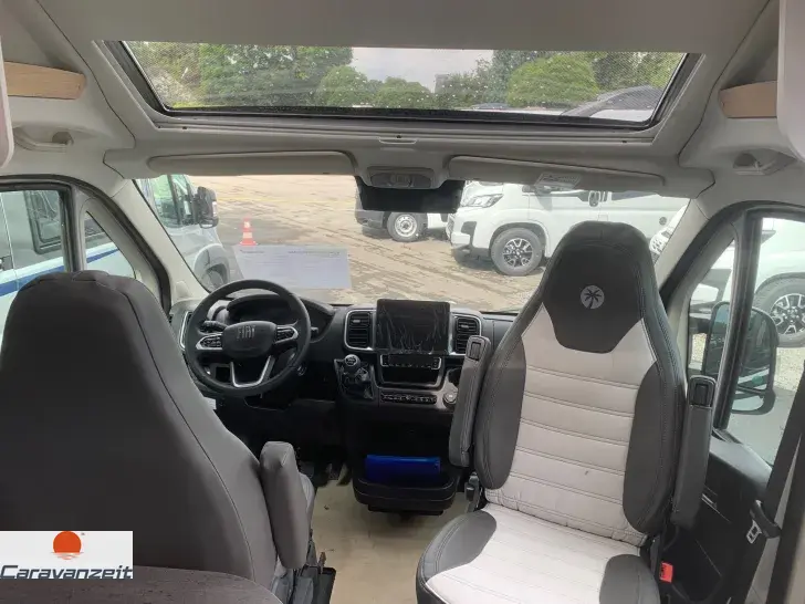 Fahrzeugbild Sunlight Camper Van Cliff 640 X RT 3 Pakete+Schlafdach* #11