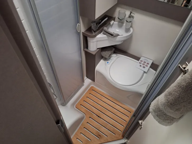 Fahrzeugbild Etrusco T 5900 FB Complete Selection MARKISE SAT #24