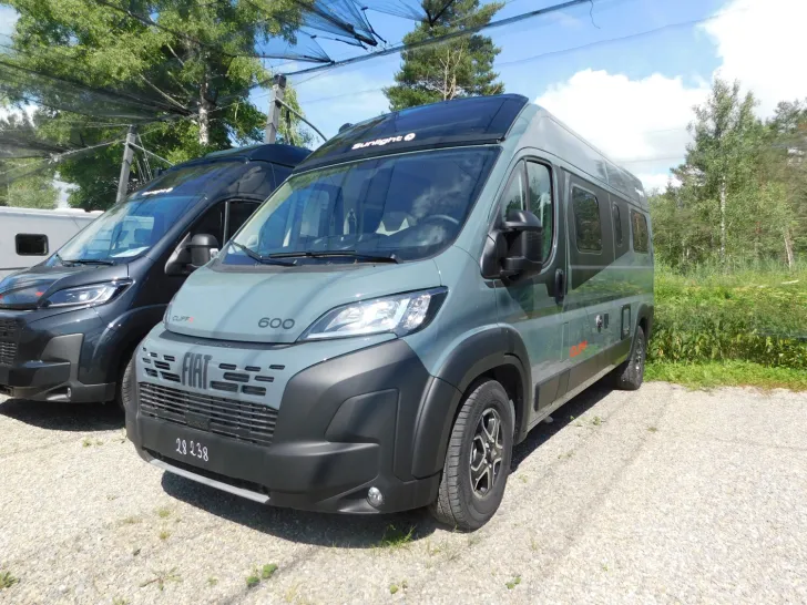 Fahrzeugbild Sunlight Cliff X 600 Maxi-Chassis, Schwenkbad, Skyroof #1