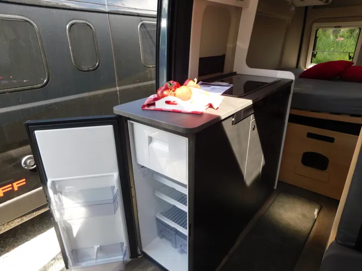 Fahrzeugbild Sunlight Cliff X 600 Maxi-Chassis, Schwenkbad, Skyroof #9