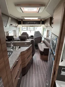 Fahrzeugbild Knaus Sun I 900 LEG Verfügbar 11/26 #14