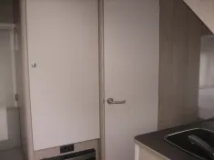 Bild 7 Bürstner Premio Life 430 TS Ausstellfenster Bug