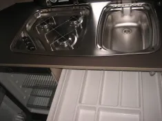 Bild 10 Bürstner Premio Life 430 TS Ausstellfenster Bug