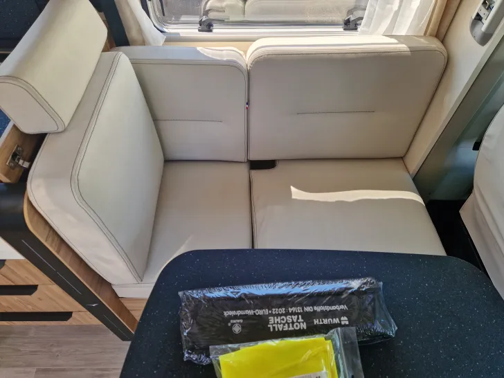Fahrzeugbild Pilote Pacific P746FGJ Mega Ausstattung #6