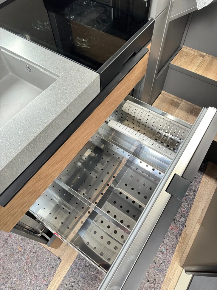 Fahrzeugbild Niesmann + Bischoff iSmove 6.9 E Winter-P. / Dachkl. / Zerhacktoil. #13