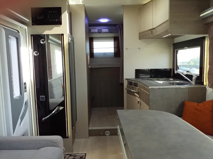 Fahrzeugbild Challenger Teilintegriert 380 Graphite #8