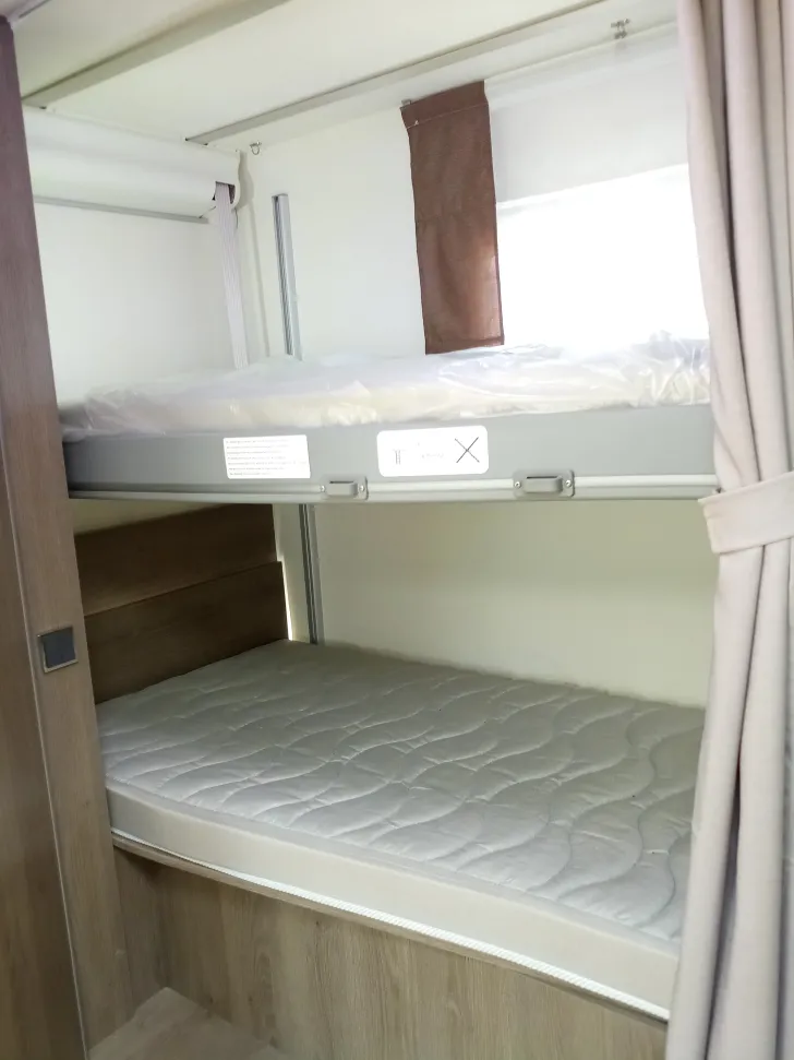 Fahrzeugbild Challenger Teilintegriert 380 Graphite #31