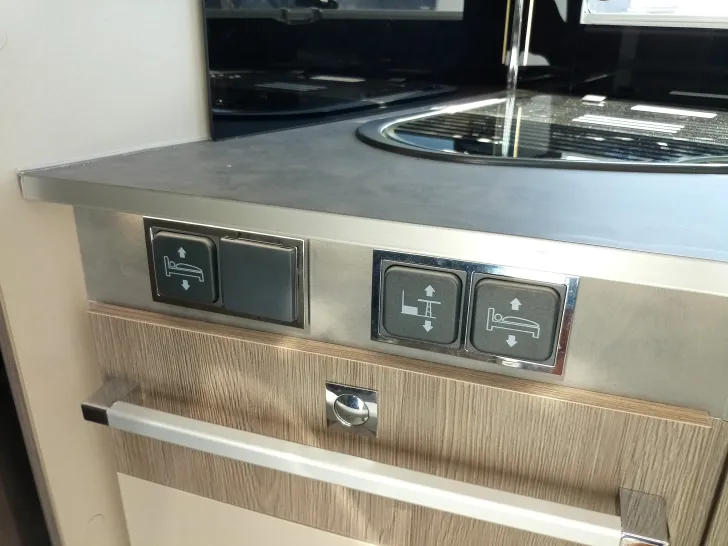 Fahrzeugbild Challenger Teilintegriert 380 Graphite #40