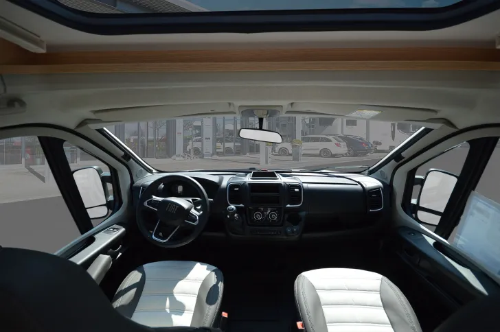 Fahrzeugbild Sunlight V 66 Adventure Edition #6