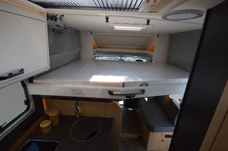 Fahrzeugbild Sunlight T 67 Hubbett & Fußbodenheizung #12