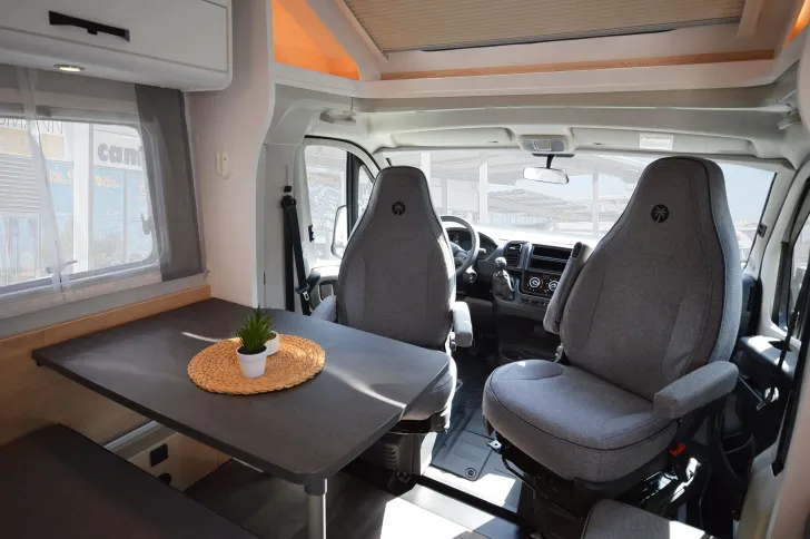 Fahrzeugbild Sunlight T 67 Hubbett & Fußbodenheizung #4