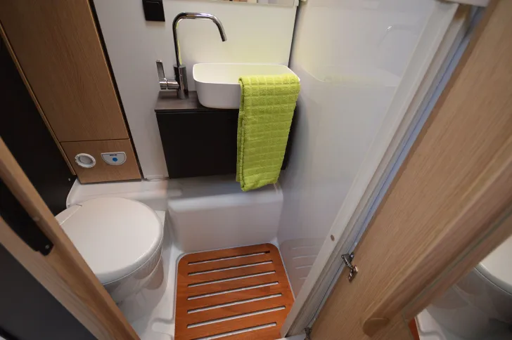 Fahrzeugbild Sunlight T 67 Hubbett & Fußbodenheizung #9