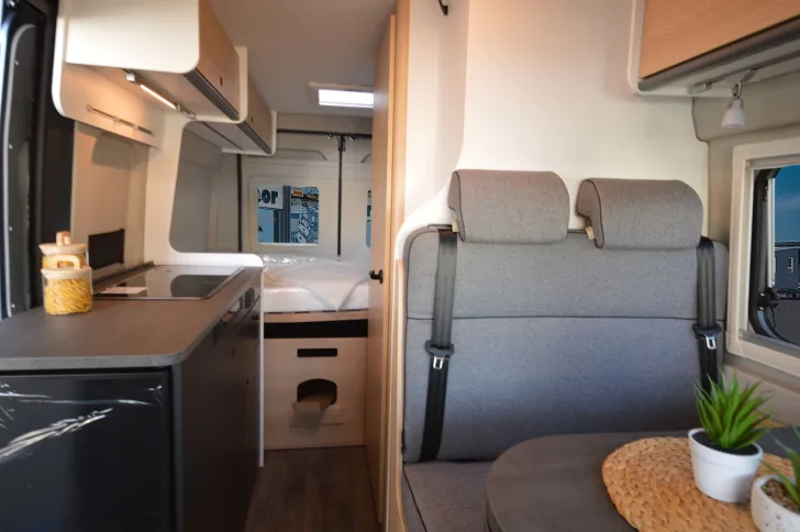 Fahrzeugbild Sunlight Camper Van Cliff 600 Entry SONDERFARBE Chassis + Fahrerh. #6