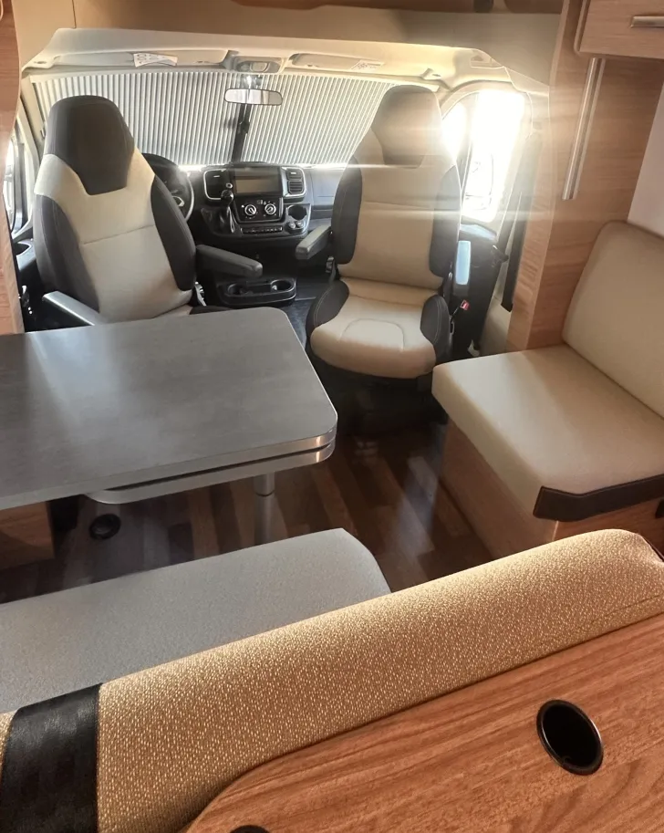 Fahrzeugbild Weinsberg CaraSuite 700 ME 18.000€  gespart! Mietfahrzeug #11
