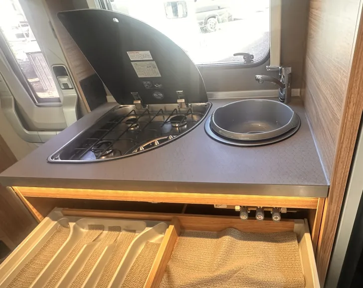 Fahrzeugbild Weinsberg CaraHome 650 DG Mietfahrzeug-Verfügbar 11.2026 #15