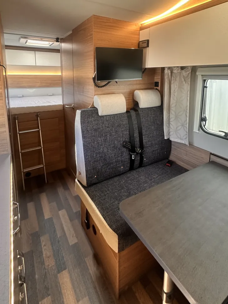 Fahrzeugbild Weinsberg CaraHome 650 DG Mietfahrzeug-Verfügbar 11.2026 #7