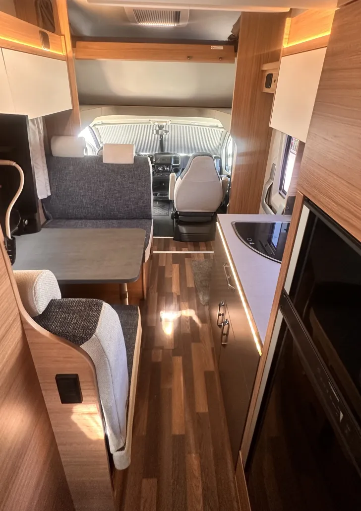 Fahrzeugbild Weinsberg CaraHome 650 DG Mietfahrzeug-Verfügbar 11.2026 #10