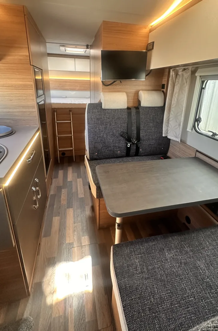 Fahrzeugbild Weinsberg CaraHome 650 DG Mietfahrzeug-Verfügbar 11.2026 #5