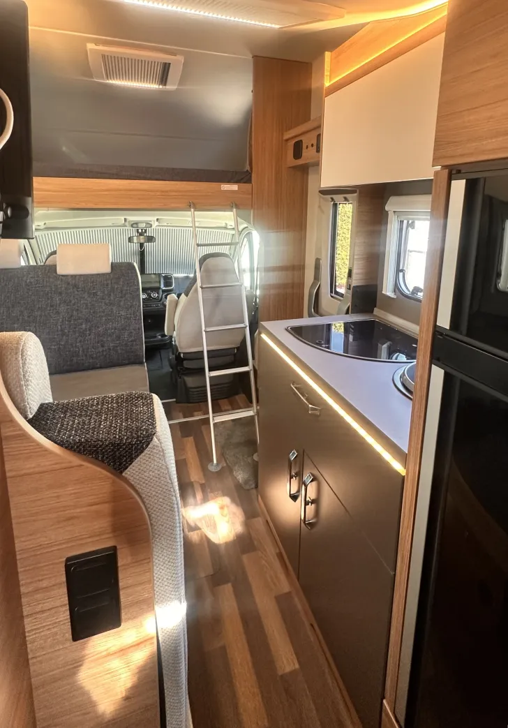 Fahrzeugbild Weinsberg CaraHome 650 DG Mietfahrzeug-Verfügbar 11.2026 #9