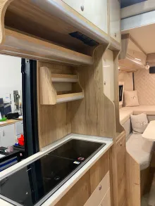 Fahrzeugbild Megamobil MEGA LOUNGE 640 165 PS Neupreis EUR 115.900,- #6