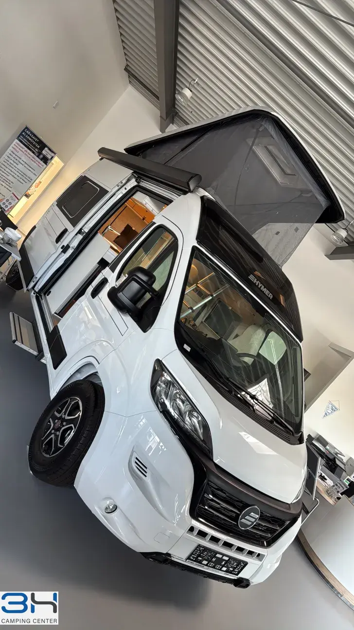 Schräg Vorne Hymer Camper Van Yosemite