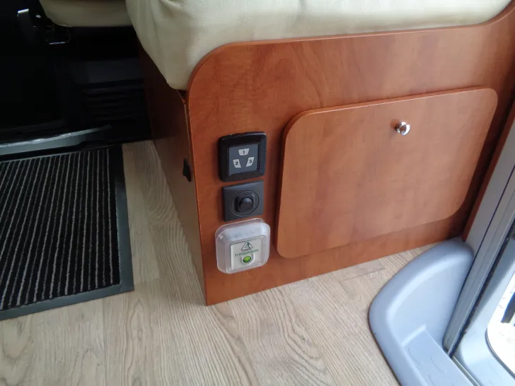 Fahrzeugbild P.L.A. Serie - M 744 #9