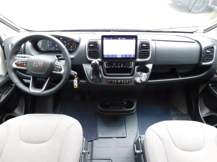 Fahrzeugbild Bürstner Eliseo C 644 Winterpaket, Backofen, Navi+Kamera #6