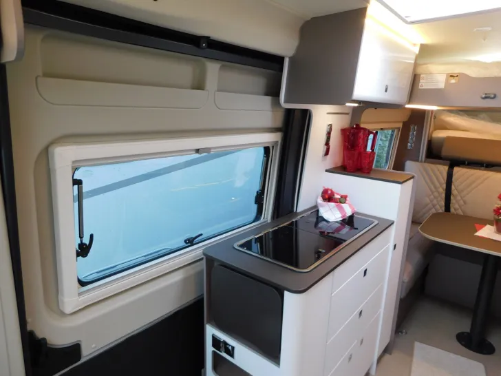 Fahrzeugbild Bürstner Eliseo C 644 Winterpaket, Backofen, Navi+Kamera #9