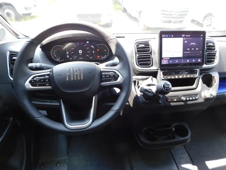 Fahrzeugbild Sunlight Adventure Cliff 600 Digital-Pkt, Combi 4D #9