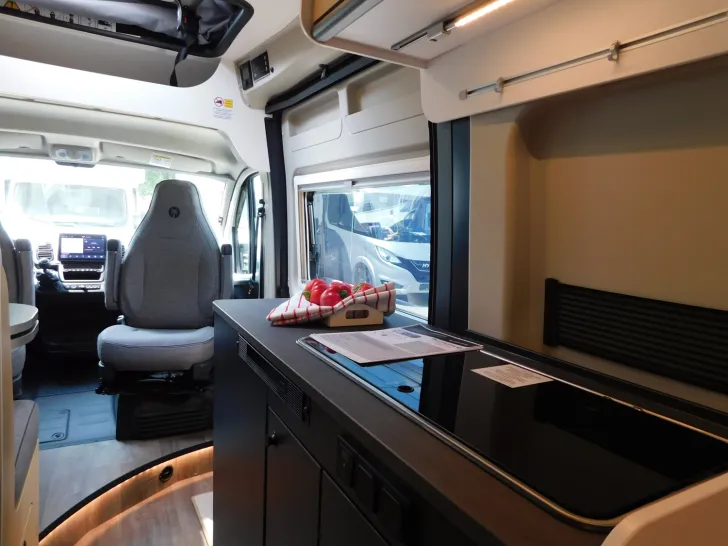 Fahrzeugbild Sunlight Adventure Cliff 600 Digital-Pkt, Combi 4D #12