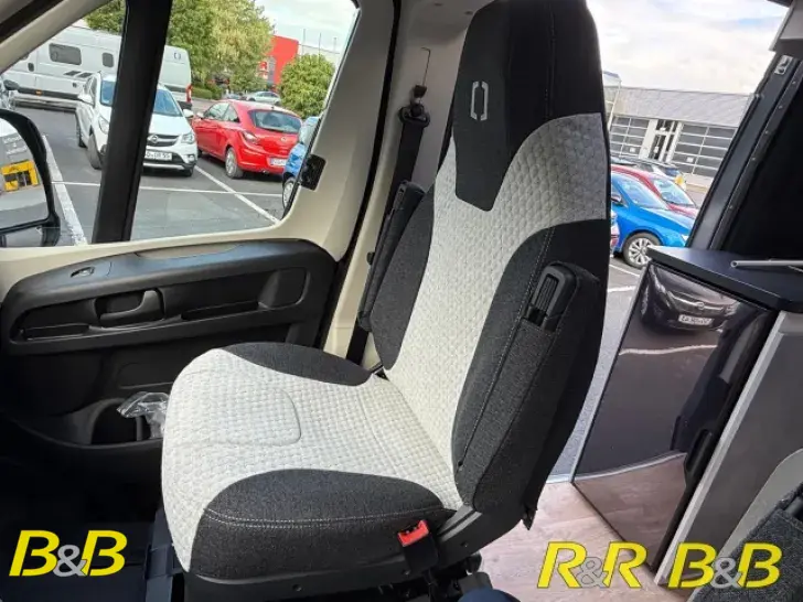 Fahrzeugbild Crosscamp CV Full 600 Opel Movano BlueHDI 2.2 180 AT KLIMA+DUSCHE+KÜCHE+HEIZUNG+ALLWETTER #13