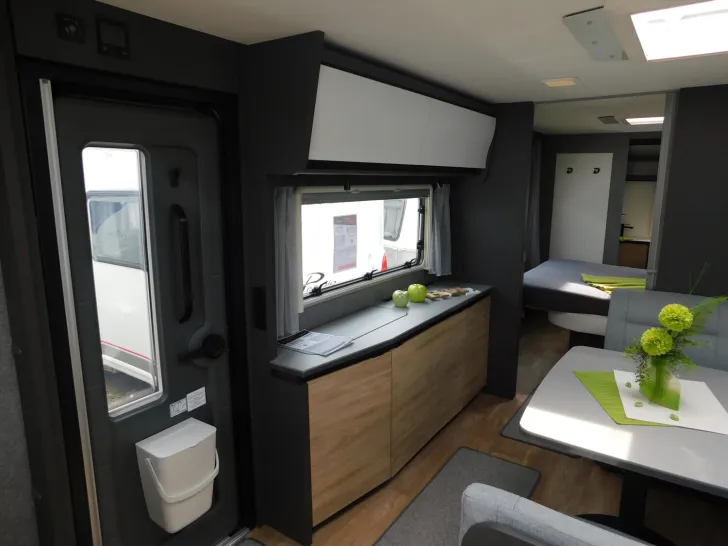 Fahrzeugbild Dethleffs Beduin Scandinavia 690 BQT First-Edition,TV-Lift #6