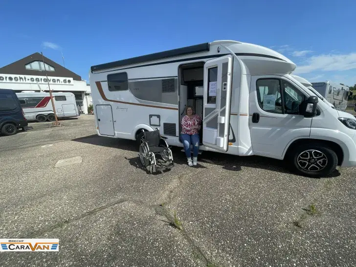 Fahrzeugbild Bürstner Lyseo TD 736 Rolli barrierefrei #28