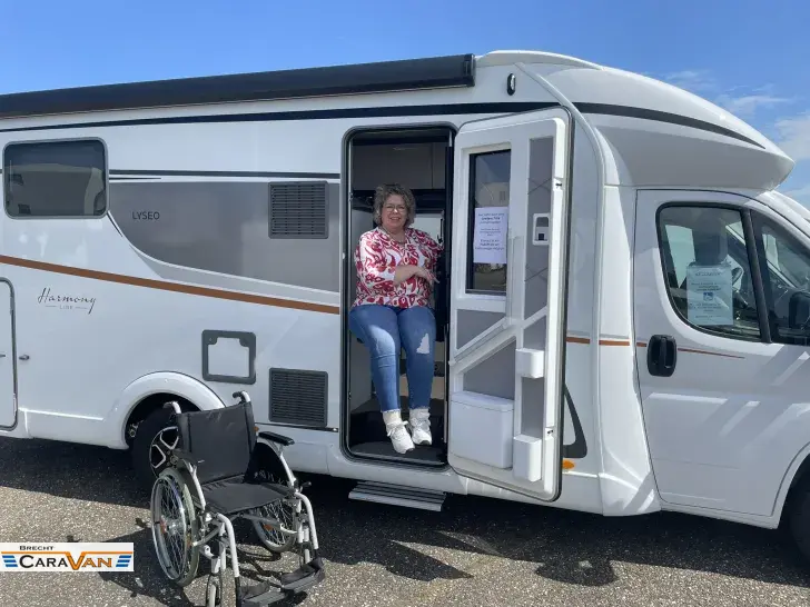 Fahrzeugbild Bürstner Lyseo TD 736 Rolli barrierefrei #1