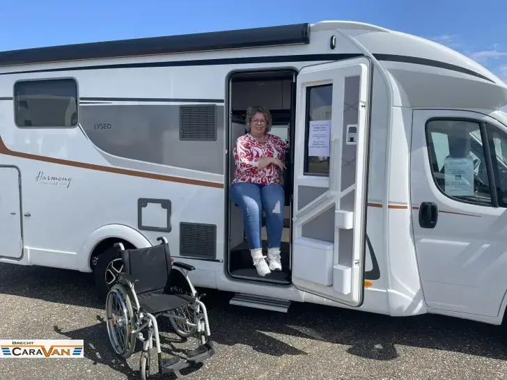 Fahrzeugbild Bürstner Lyseo TD 736 Rolli barrierefrei #32