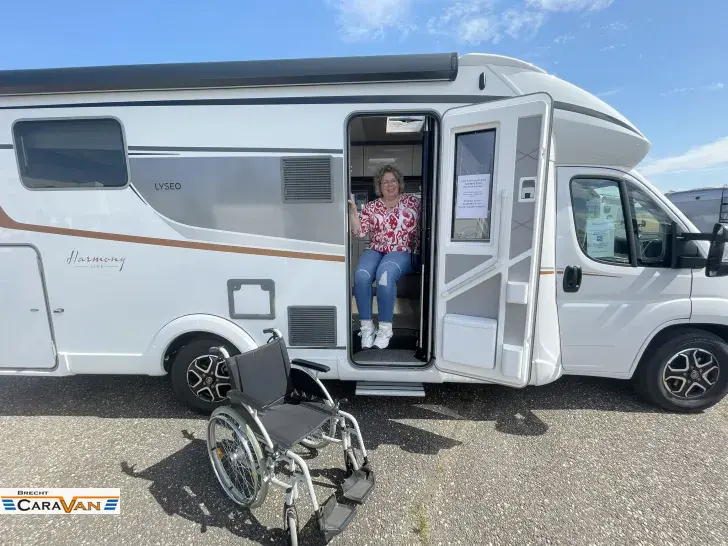 Fahrzeugbild Bürstner Lyseo TD 736 Rolli barrierefrei #33
