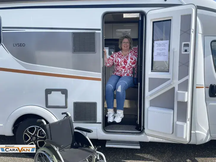 Fahrzeugbild Bürstner Lyseo TD 736 Rolli barrierefrei #34