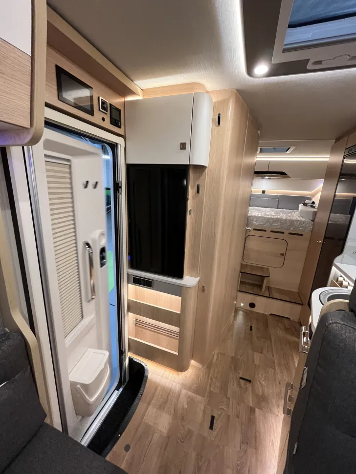 Fahrzeugbild Hymer B-Klasse MC I 550 WhiteLine WhiteLine, Solar, GFK-Dach #11
