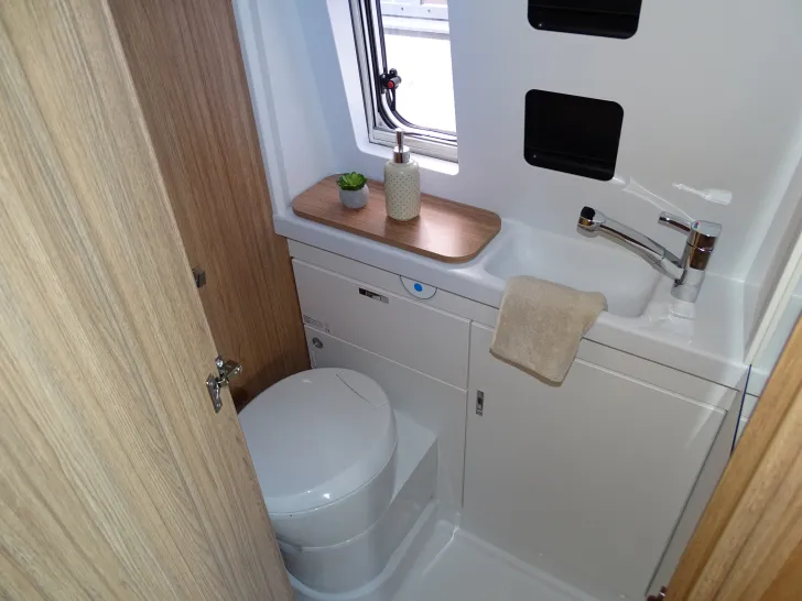 Fahrzeugbild Weinsberg CaraBus 600 MQH EDITION [FIRE] Automatik | Navi-Paket #13