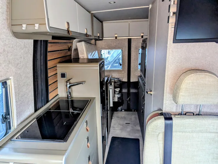 Fahrzeugbild Hymer Camper Van Grand Canyon S CrossOver SCHLAFDACH,190 PS ALLRAD u.v.m #6