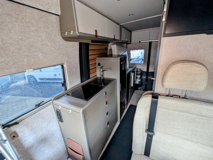 Fahrzeugbild Hymer Camper Van Grand Canyon S CrossOver SCHLAFDACH,190 PS ALLRAD u.v.m #7