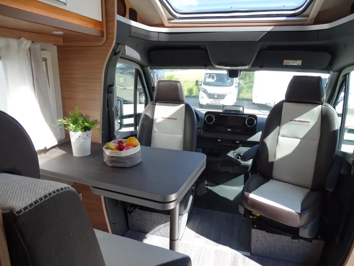 Fahrzeugbild Weinsberg CaraCompact 640 MEG EDITION [PEPPER] Automatik | Seitz-Fenster #5
