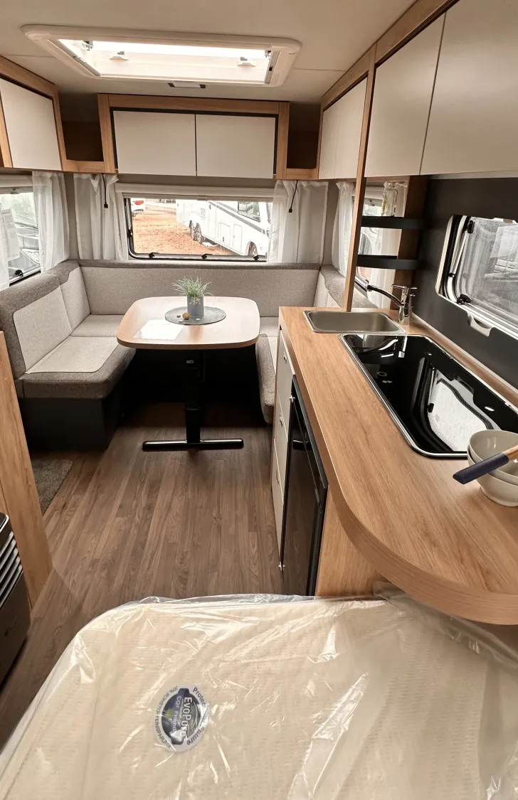 Fahrzeugbild Knaus Sport 450 FU Aktion , Duschausbau #7