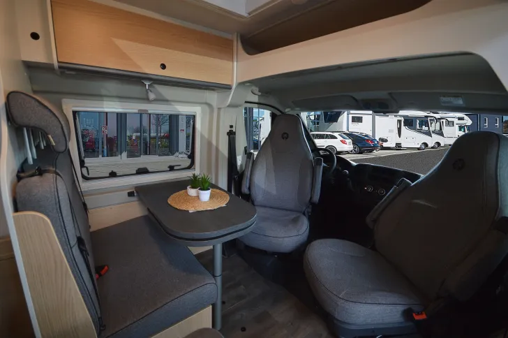 Fahrzeugbild Sunlight Camper Van Cliff 600 Entry Markise 3,75m schwarz #9