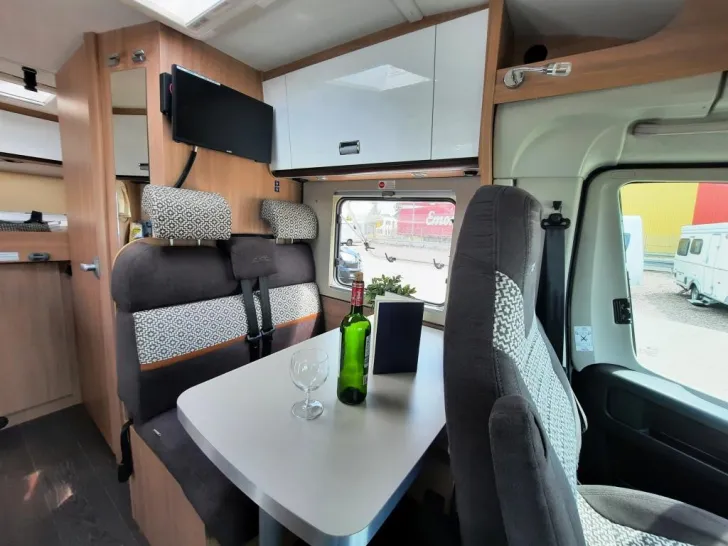 Fahrzeugbild Laika Kosmo Compact 5 Verfüg./SAT/TV/AHK/NAVI #7