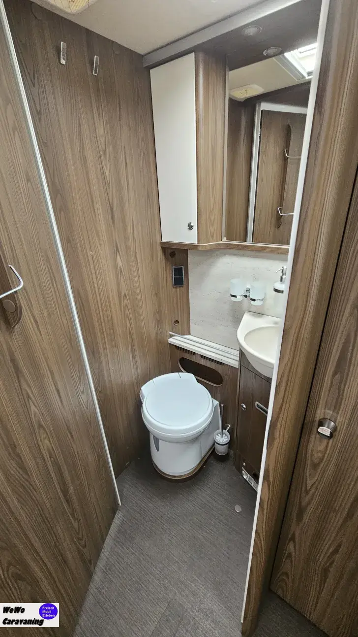 Fahrzeugbild Hymer B-Klasse SL 704 Bugstauschränke #12