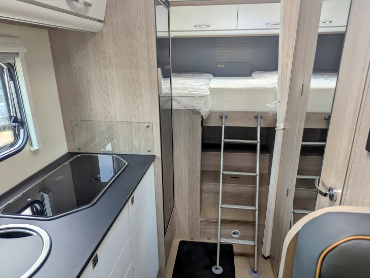 Fahrzeugbild Bürstner Lyseo Time Skyline Edition 690 G AUTOMATIKGETRIEBE, MARKISE #9