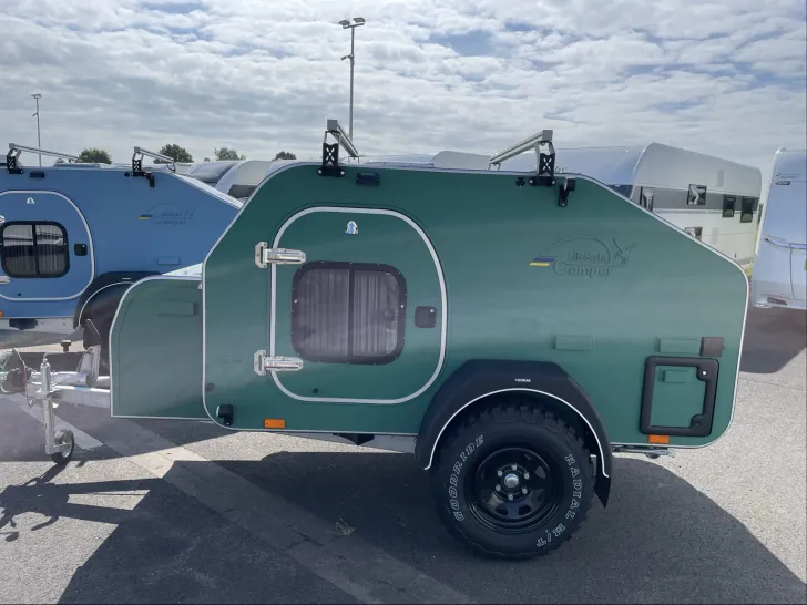 Fahrzeugbild Sonstige LifeStyle Camper X-LINE Dachreling / Außendusche #2