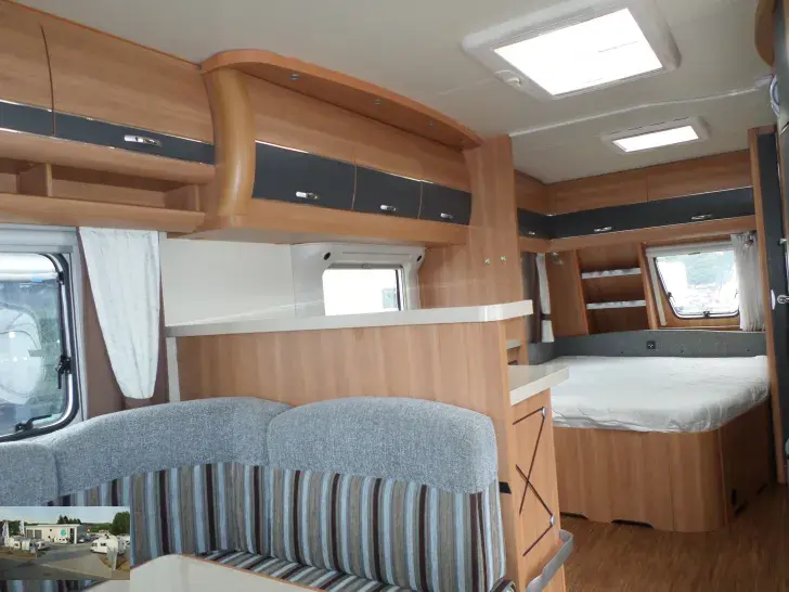Fahrzeugbild Hobby De Luxe 560 CFE Nr. 16 - franz. Bett, RSG #5