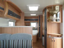 Fahrzeugbild Hobby De Luxe 560 CFE Nr. 16 - franz. Bett, RSG #7